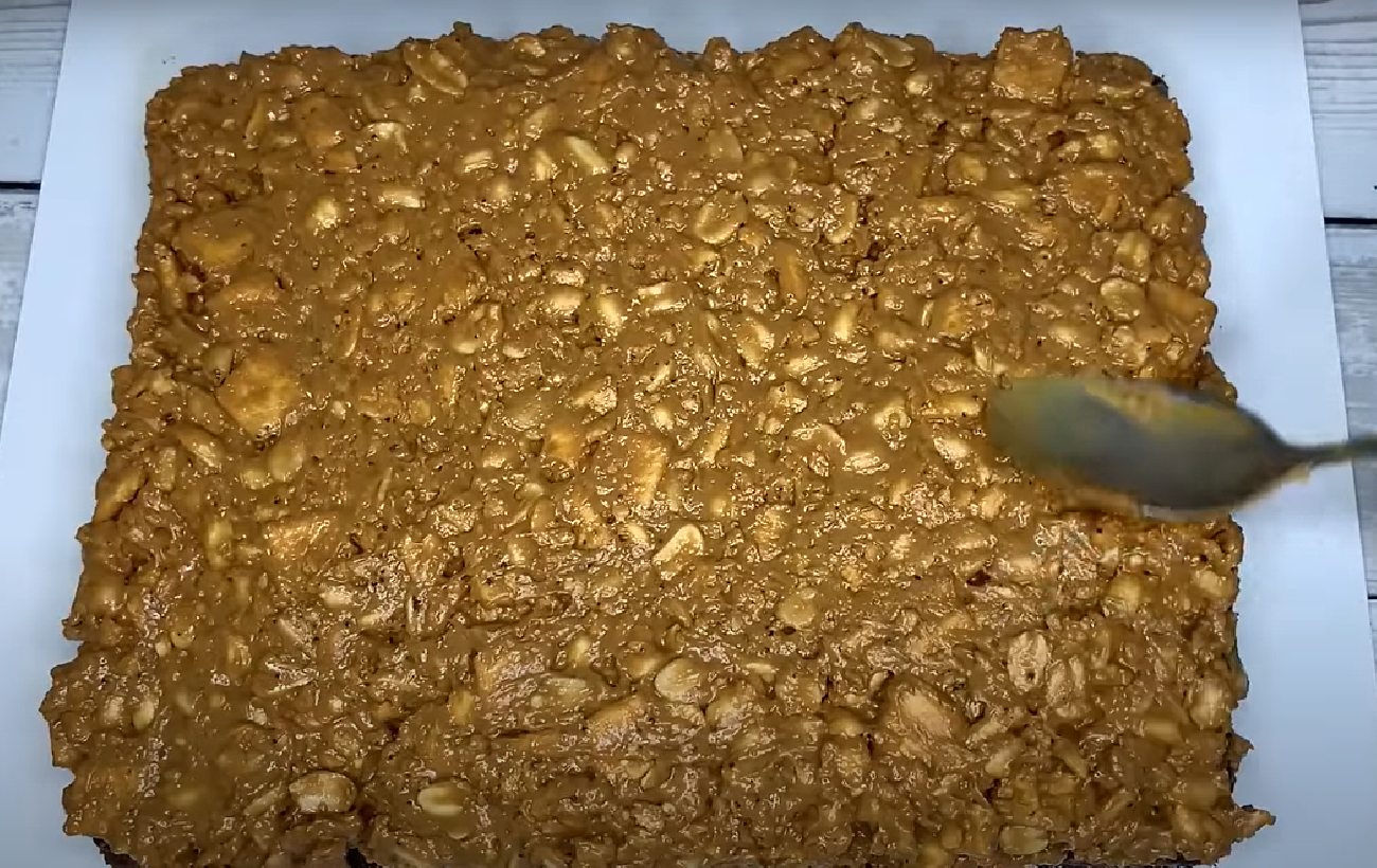 Пляцок "Сникерс": рецепт традиционного блюда с современным вкусом от Лилии Цвит